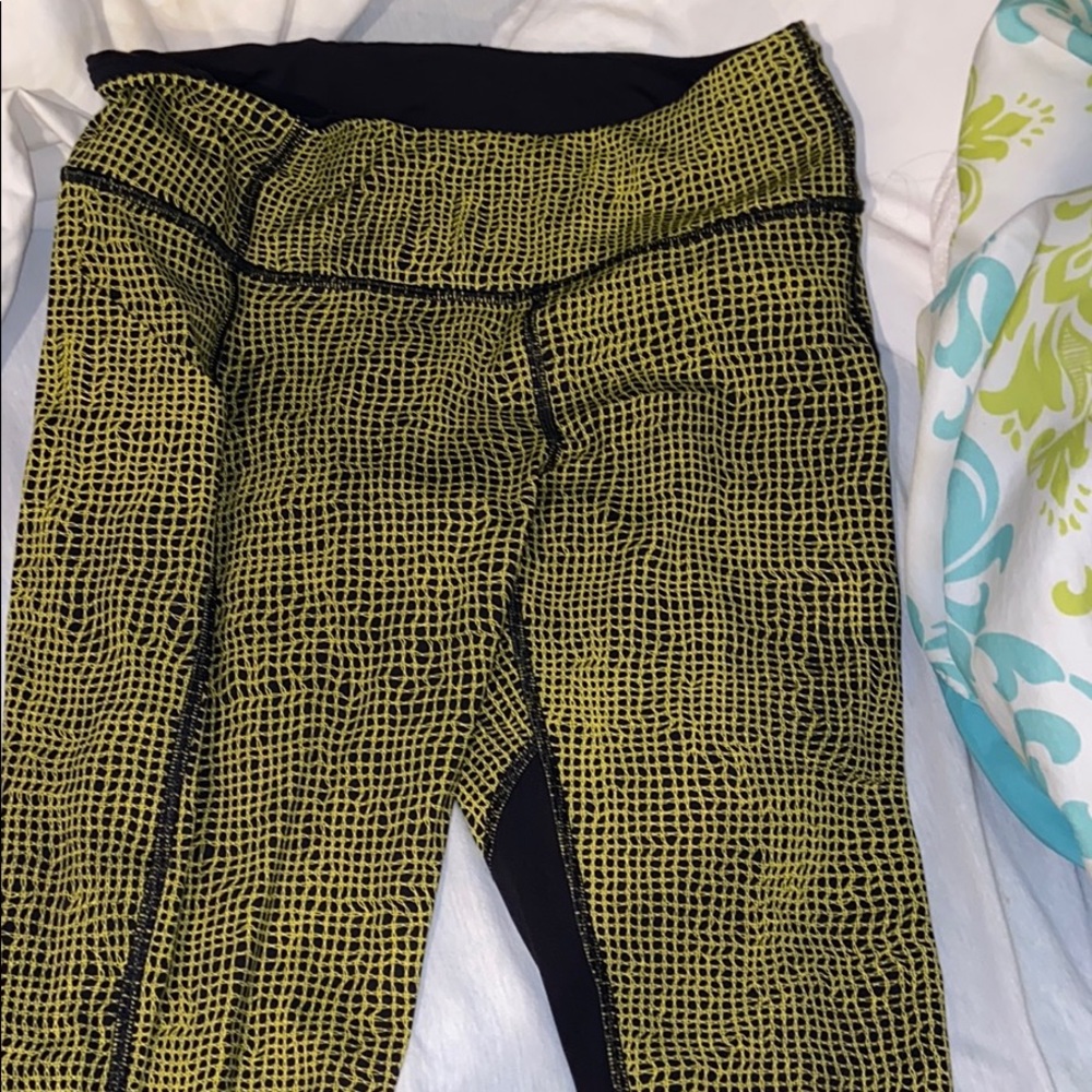 Lululemon printed cropped leggings